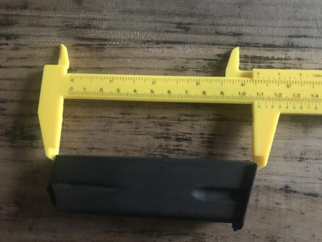 Vendo cargador doble hilera de 9mm . No sé a que pistola pertenece , le llegó por error a un amigo en 02