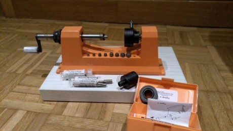 Vendo Recortador de vainas universal de Lymann, se incluye asimismo el neck turner externo.

Todo el equipo 00