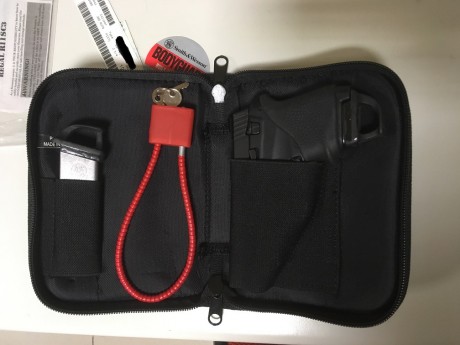 Pongo a la venta pistola, Smith and Wesson, modelo Bodydyguard .380 con laser, calibre 380/9 Corto, el 12