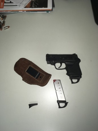 Pongo a la venta pistola, Smith and Wesson, modelo Bodydyguard .380 con laser, calibre 380/9 Corto, el 10