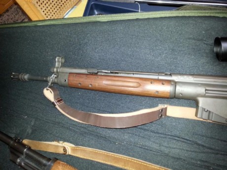 Mi tio se deshace de esta joya y se la pongo en anuncio.
Pide 700 € con tres cargadores y algunos recambios. 00