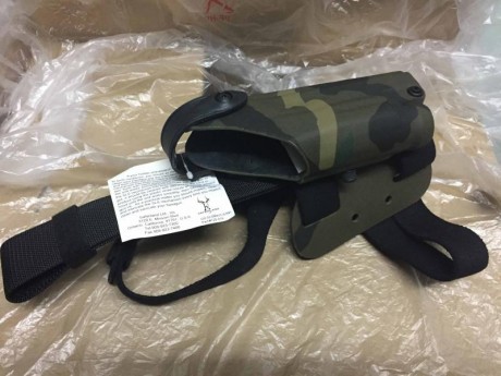 Oferta fundas arma corta sin uso:
1-Funda Galco P228/P229 se fija al cinturón y se sitúa por dentro pantalón, 02