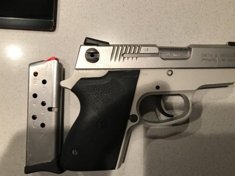 Hola vendo smith & weasson cs9 muy poco uso guiada en A tendra unos 70-80 tiros es calibre 9pb la 00