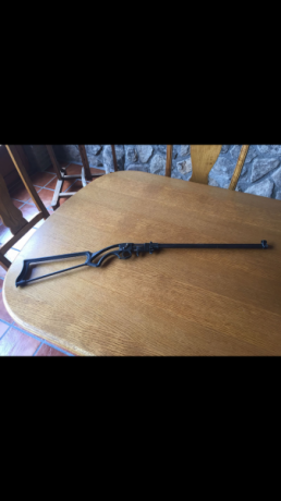 Hola a tod@s tengo un rifle americano Bronco calibre 22 ,necesito sitio el armero y lo vendo ,en Madrid 00