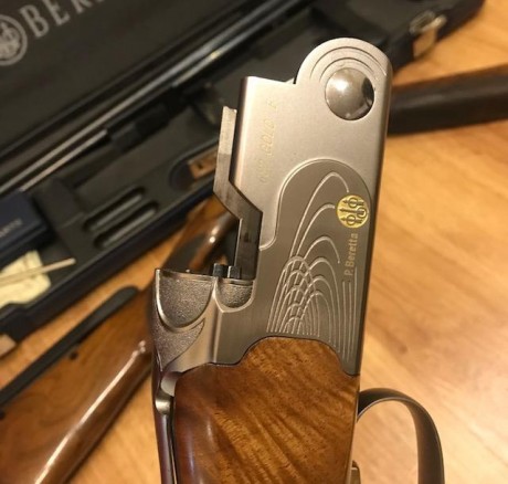 Hola compañeros

Vendo mi Beretta 682 Gold E por cambio a otras modalidades de tiro.

Os resumo sus características 02