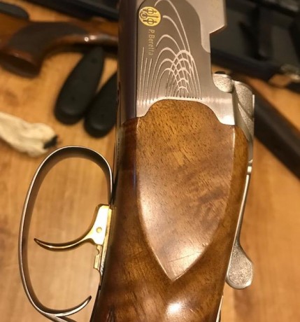Hola compañeros

Vendo mi Beretta 682 Gold E por cambio a otras modalidades de tiro.

Os resumo sus características 01