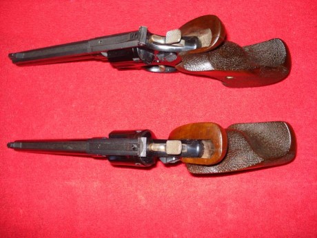 Pareja Revolver Smith & Wesson modelos "K" cal.38. y cal. 22Lr.  450€. 

Teléfono: 924 111 00