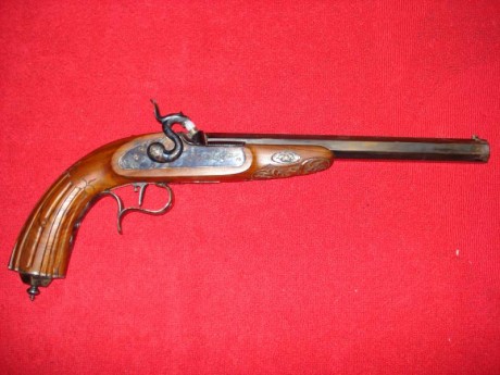 La Couture a Lyon. Pistola duelo Arsa. Calibre 41. Con accesorios, tales como embudo, martillo, baqueta, 02