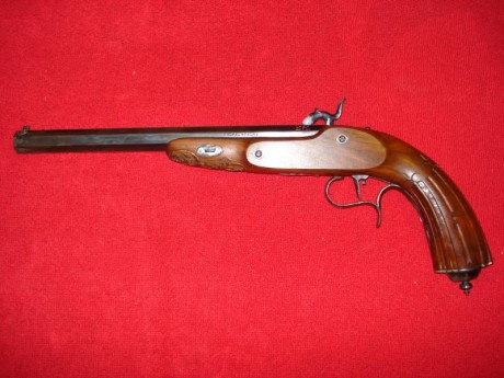 La Couture a Lyon. Pistola duelo Arsa. Calibre 41. Con accesorios, tales como embudo, martillo, baqueta, 01