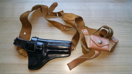 Vendo estas fundas, alguna MUY ANTIGUA, lo que ahora se llamaría vintage.La Bianchi tiene más de treinta 02