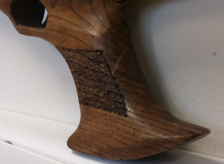 Hola compañeros quiero pintar una culata de una carabina de negro mate
Para disimular un empalme del pistolet
Me 70