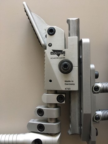 Hola. 
Un compañero del club  pone a la venta el siguiente material,
Culata de madera de nogal para sistemas 41