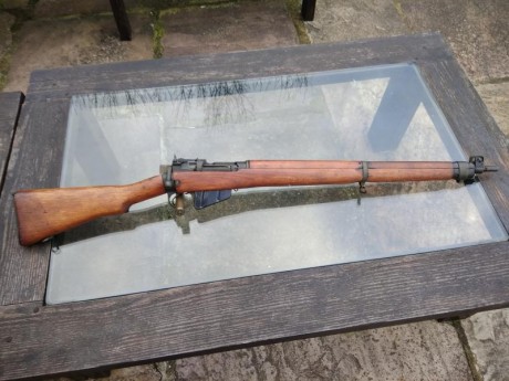 Excelente enfield de fabricación americana por Savage , cañón de dos estrías perfecto , alza micrométrica 02