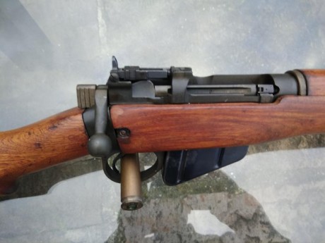 Excelente enfield de fabricación americana por Savage , cañón de dos estrías perfecto , alza micrométrica 01