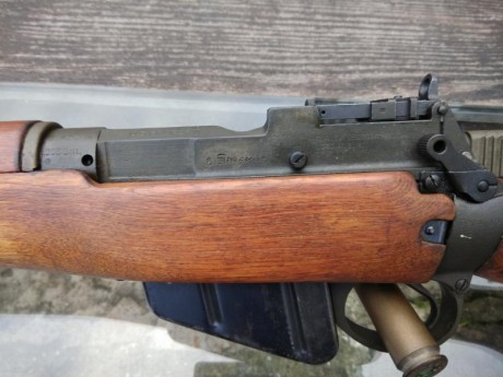 Excelente enfield de fabricación americana por Savage , cañón de dos estrías perfecto , alza micrométrica 00