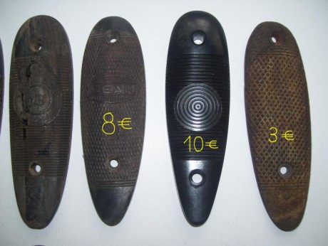 Hola
vendo varias cantoneras de plastico , en pasta y una metalica de Remington , para escopetas y rifles
los 02