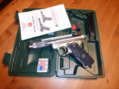 Vendo Pistola Ruger.22,MK-III.Hunter.Toda en acero inox.Cañon acanalado.Cachas CTC.con .Laser.
La vendo 00