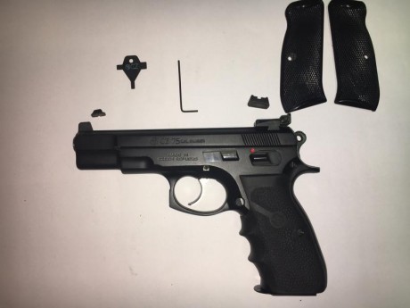Hola a todos,

Vendo Ceska CZ 75B en muy buen estado, por no usar. Pocos tiros. Guiada en F.

Lleva miras 11
