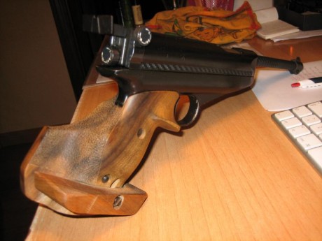 Venta pistola Feinwerkbau 65 con maletin, juntas y resorte original recien sustituidos.
Precio 275E en 01
