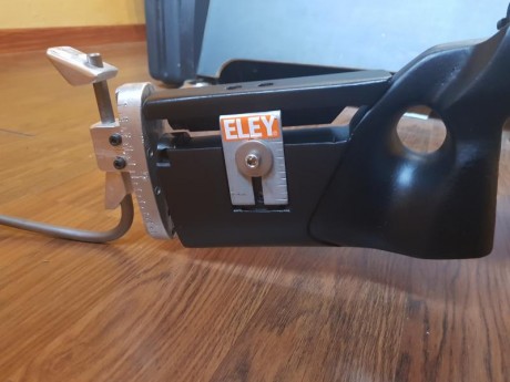 Vendo conjunto completo compuesto por:

Carabina whalter KK calibre 22.   690€

Torreta Remington con 01