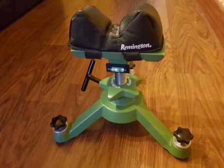 Vendo conjunto completo compuesto por:

Carabina whalter KK calibre 22.   690€

Torreta Remington con 22