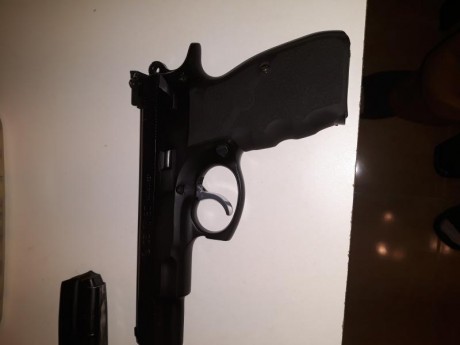 Buenas vendo una pistola cz 75 bd sin un solo rasguño con alza micrometrica y gatillo afinado.va en su 02