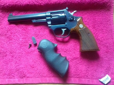 Vendo un revolver Astra Match en excelente estado mecanico y de pavon. Como es un arma bien conocida por 00