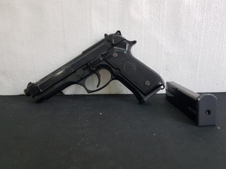MI PADRE Y YO NOS VENDEMOS TODAS LAS ARMAS PORQUE DEJAMOS EL TIRO,TENEMOS PISTOLAS SIN ESTRENAR,ALGUNAS 00