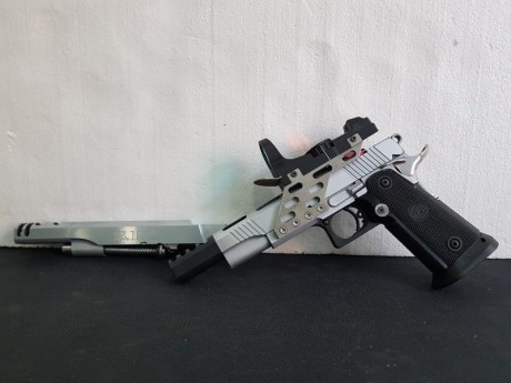 MI PADRE Y YO NOS VENDEMOS TODAS LAS ARMAS PORQUE DEJAMOS EL TIRO,TENEMOS PISTOLAS SIN ESTRENAR,ALGUNAS 60