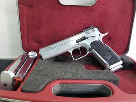 MI PADRE Y YO NOS VENDEMOS TODAS LAS ARMAS PORQUE DEJAMOS EL TIRO,TENEMOS PISTOLAS SIN ESTRENAR,ALGUNAS 80