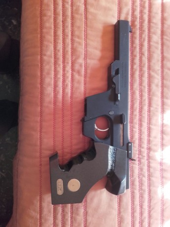 Al tema un amigo me pide que le ponga a la venta dos walter gsp del calibre 22 y 32 bien cuidadas con 01