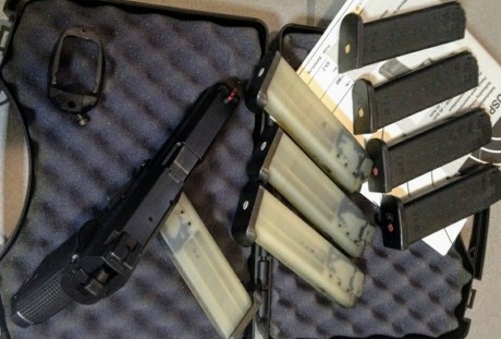 Se vende HK USP CUSTOM SPORT, impecable. 
Calibre 9 parabellum, con ocho cargadores.
Se puede ver y probar 00