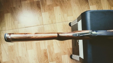 Un amigo me pasa esta escopeta que pone en venta. 
71 cm de cañon, 3 y 10 décimas
Recamaras 18,3 y el 11