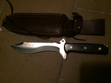 en venta en madrid:
Cuchillo Villegas,  sin uso  35e
Machete plegable 2GM USA, fabricado por Cattargus, 02