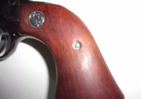 Como dice el enunciado, se pone a la venta un revolver ruger vaquero en 45 lc, el arma es de un compañero 20