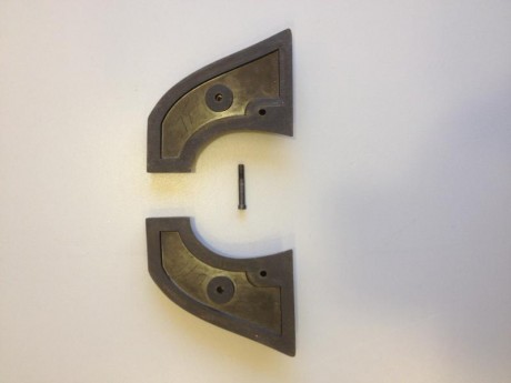 Se trata de un juego de cachas originales fabricadas por Colt para sus Revolver modelos SAA (Single Action 01