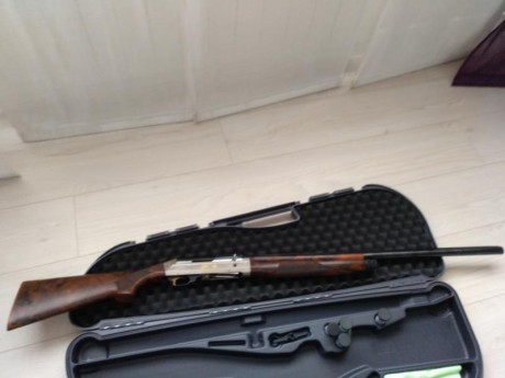 Escopeta semiautomática Benelli Millonari calibre 12 serie limitada 158 de 2000, madera de raíz una preciosidad, 01