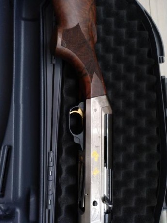 Escopeta semiautomática Benelli Millonari calibre 12 serie limitada 158 de 2000, madera de raíz una preciosidad, 00