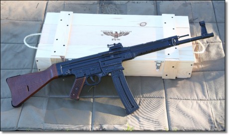 Muy buenas.
Pues eso, estoy interesado en adquirir este juguetito en cal 22 Lr.
Si alguien se quiere desprender 00