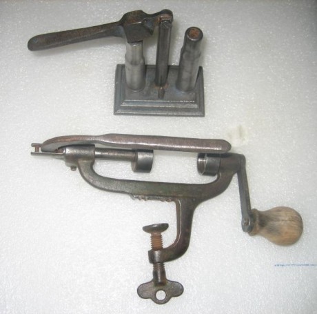 vendo aparatos recarga cartuchos C.12
Rebordeadora y empistonadora
precio 25€ 00