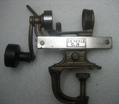 vendo aparatos recarga cartuchos C.16
rebordeadora y enpistonadora
30€ 01