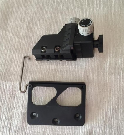 Se ofrece un kit compuesto por Diopter, túnel, prolongados de mira de 16 ctms regulable, acople para cinta 01