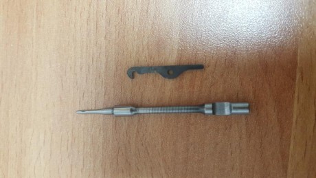 Se vende estos dos repuestos, muy necesarios, totalmente nuevos sin estrenar.
Es una aguja percutora y 00