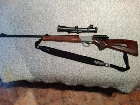 Hola.  Un amigo vende este Blaser de lujo, prácticamente nuevo. Con monturas Blaser de carril y visor 21