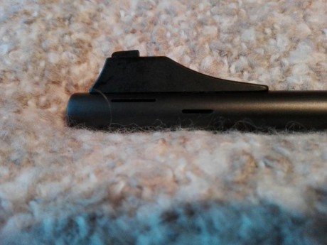 Hola.  Un amigo vende este Blaser de lujo, prácticamente nuevo. Con monturas Blaser de carril y visor 30