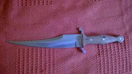 Hola a todos, que cuchillo de remate me recomendais, u os parece mejor,me gustaria que fuera resistente 72