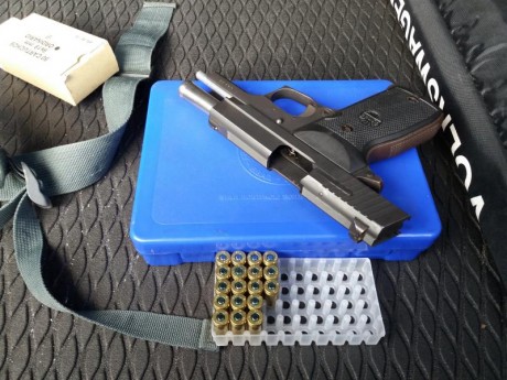 Vendo pistola de defensa Astra A-70 cal.9parabellum, muy compacta y portable, a su vez muy precisa y dispara 00