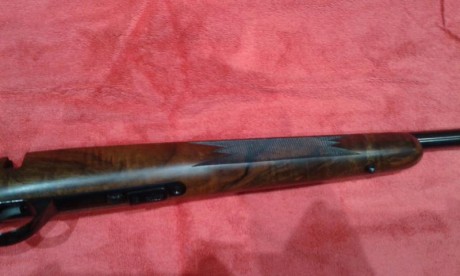 Vendo anschutz 1710 hb no tiene ni 200 tiros. El arma esta cerca de Barcelona. Pido 1.000€ y el precio 01