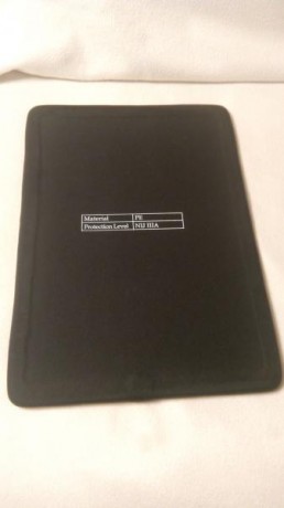 Vendo placa antibalas de las siguientes características para mochila o maletín:

- Material y capacidad 01