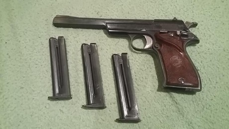 Vendo pistola Star FR Sport.
Cal.22.
Funciona perfectamente.
125€. Envio incluido.
Con tres cargadores 00